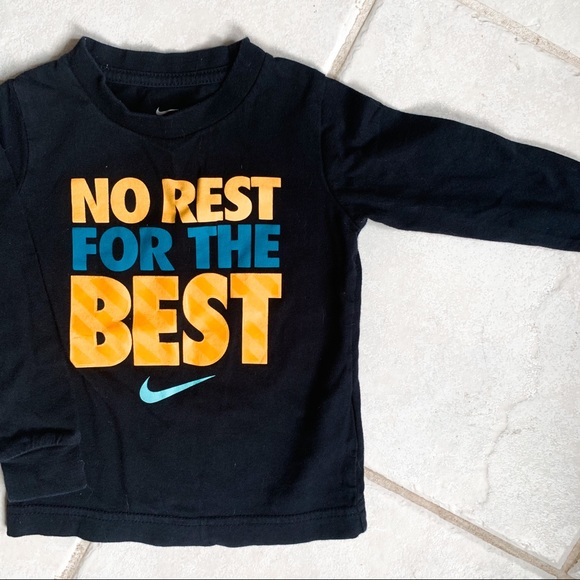 Nike • Long Sleeved Tee - Picture 1 of 5